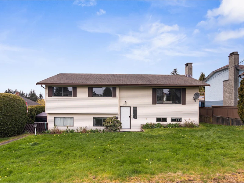 5631 184th Street, Surrey BC V3S 6G4