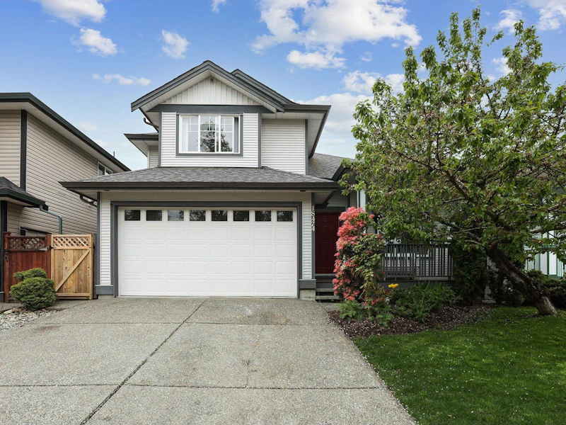 18474 68a Avenue, Surrey BC V3S 9H9