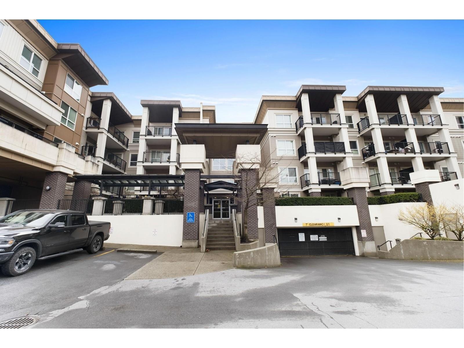 125-9655 King George Boulevard, Surrey, BC, V3T 0C7