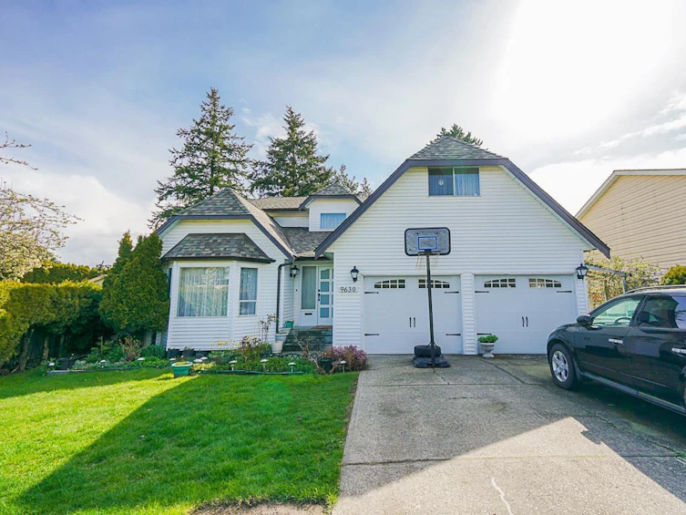 9630 152b Street, Surrey, BC, V3R 8P5