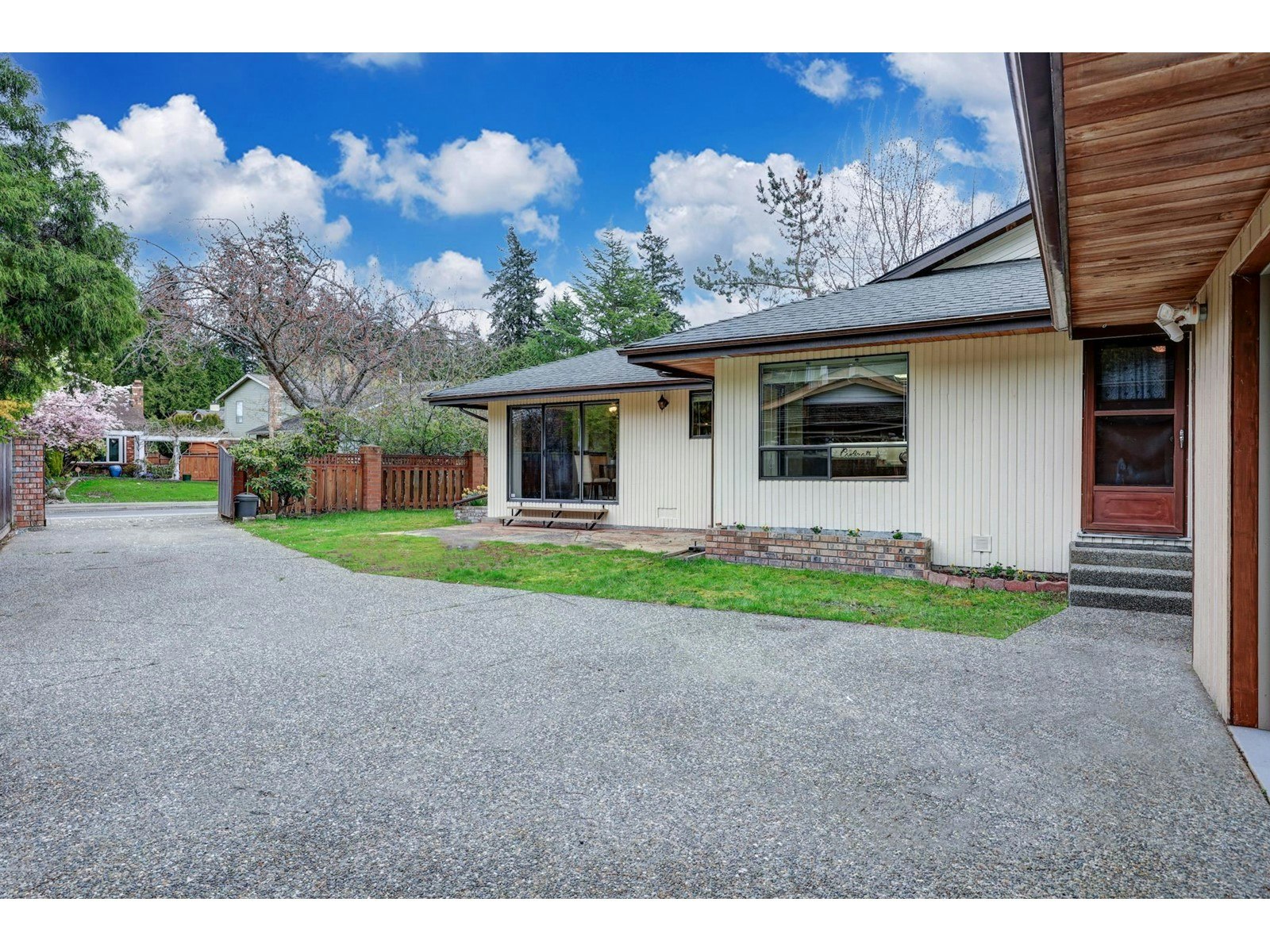 14897 17 Avenue, Surrey, BC, V4A 6G4