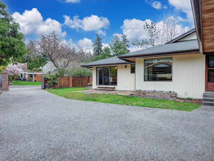 14897 17 Avenue, Surrey, BC, V4A 6G4