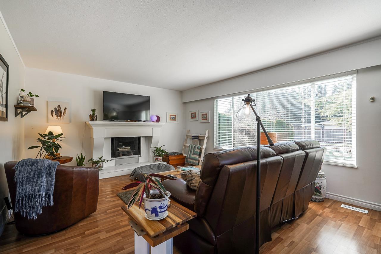 14232 NORTH North Bluff Road, Surrey, BC, V4B 3C5