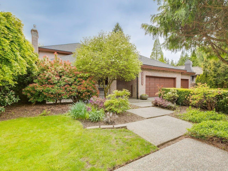 14322 30th Avenue, Surrey BC V4P 1R3