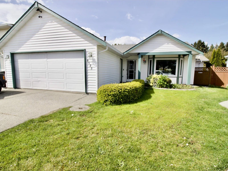 8528 121st Street, Surrey BC V3W 9R2