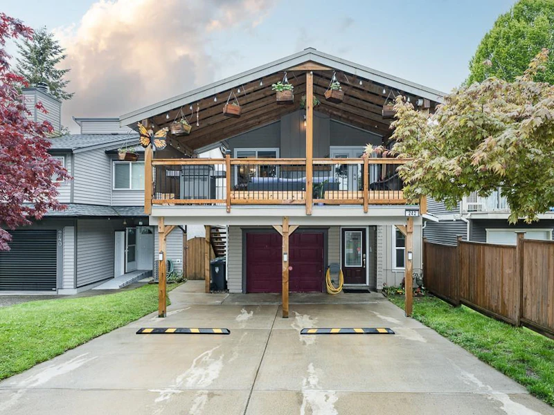 242 Davis Crescent, Langley BC V4W 3K7