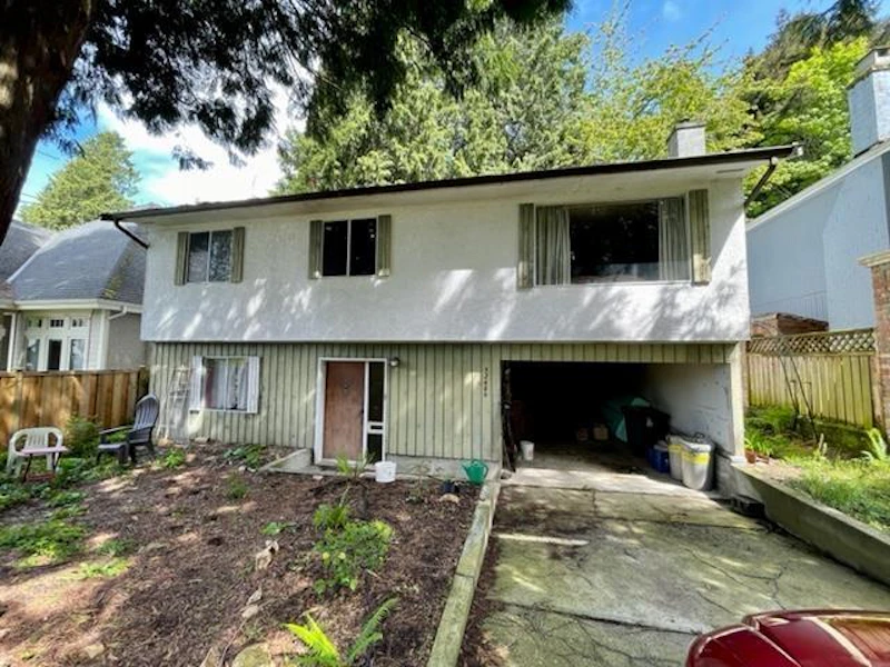 12689 15a Avenue, Surrey BC V4A 1L8