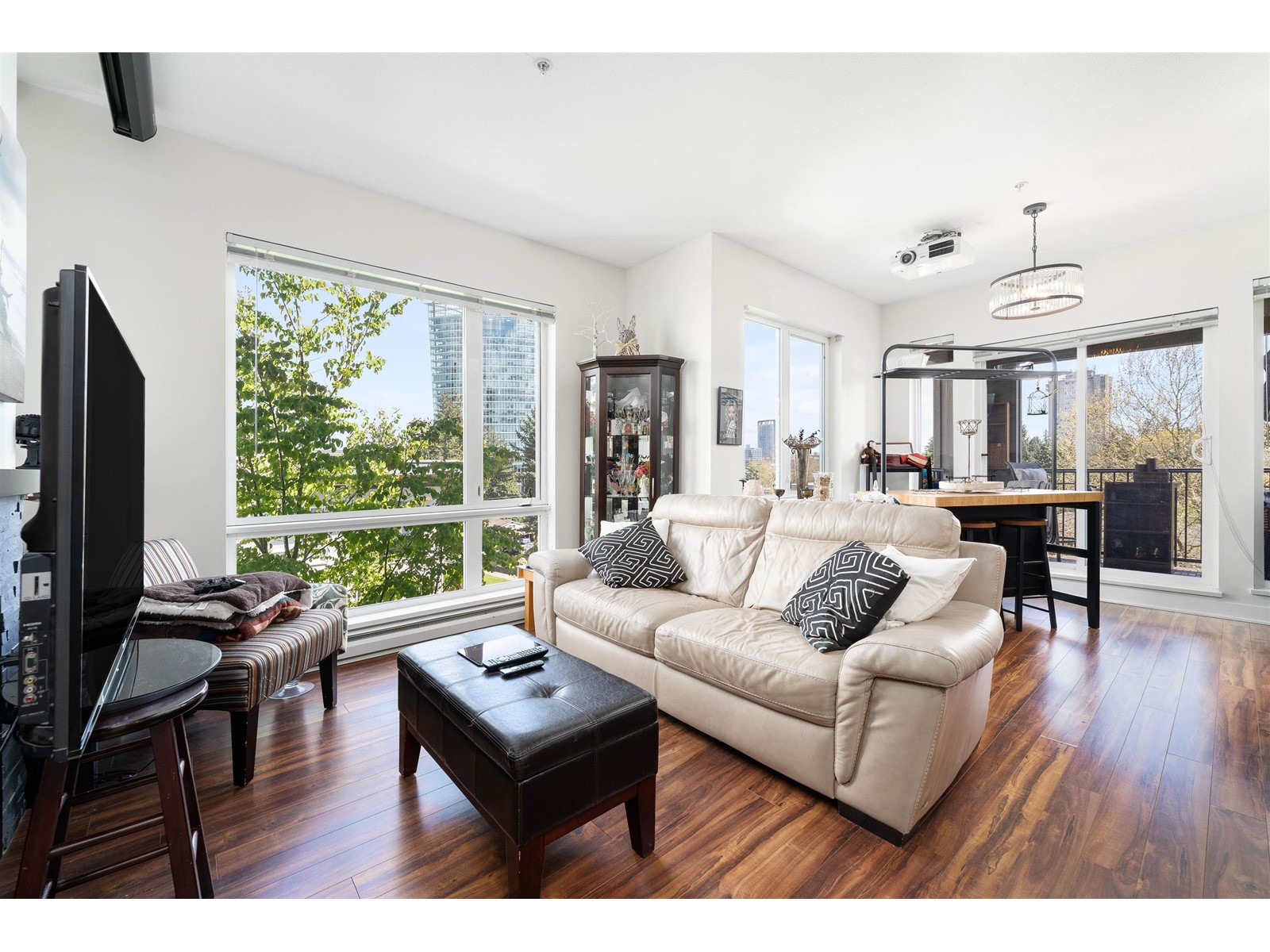 405-13321 102a Avenue, Surrey, BC, V3T 1P6