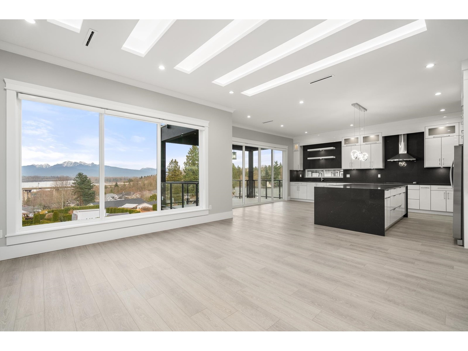 11352 Wallace Drive, Surrey, BC, V3R 0Z6