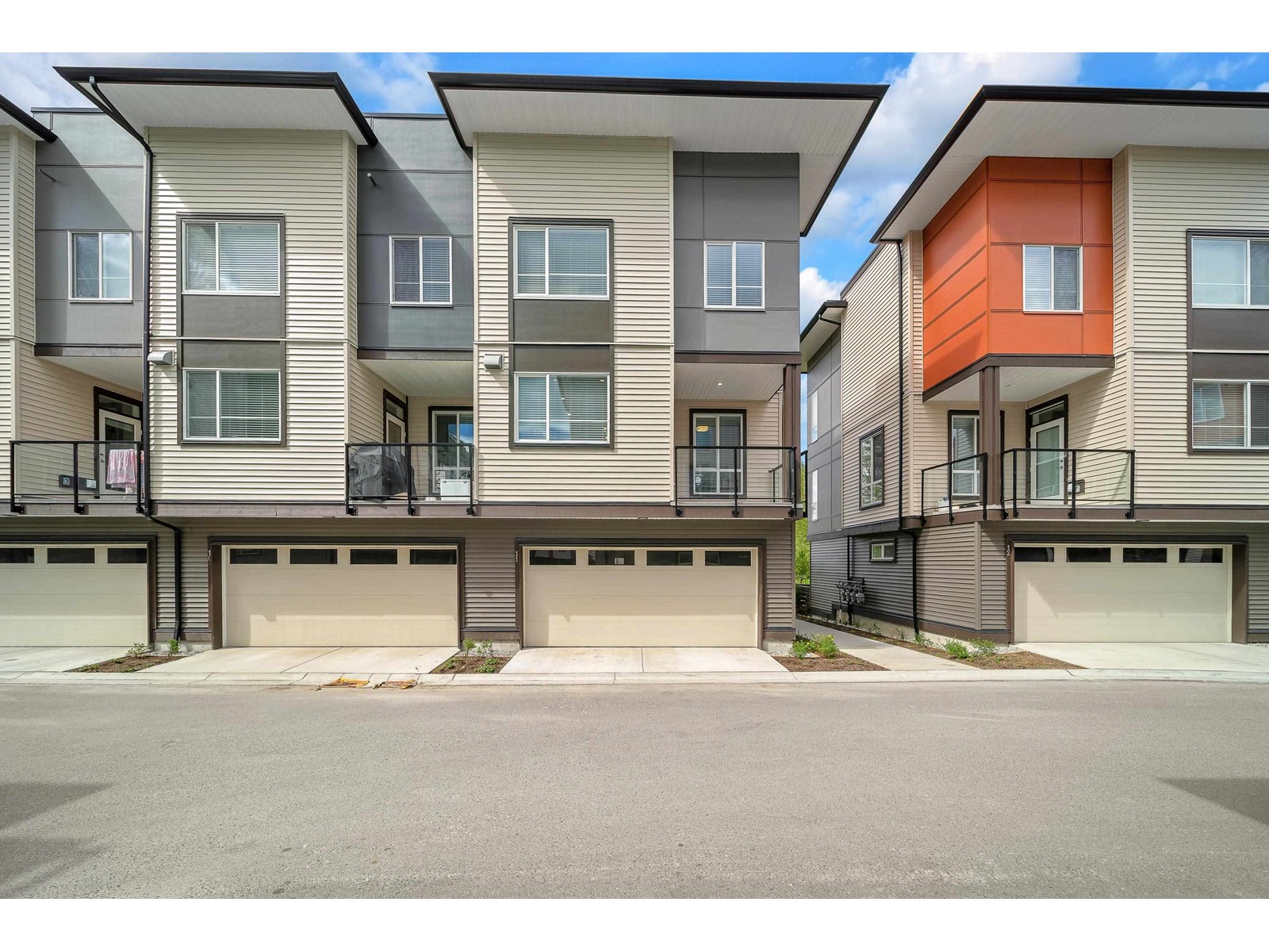 11-7288 188 Street, Surrey, BC, V3S 3X6