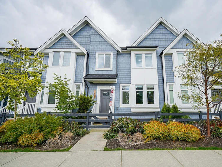 7656 211 Street, Langley, BC, V2Y 0W5
