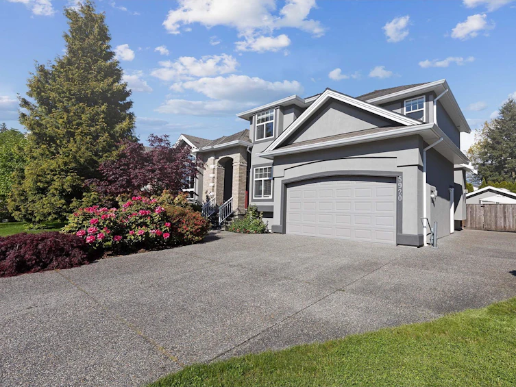 5920 168a Street, Surrey, BC, V3S 9A3