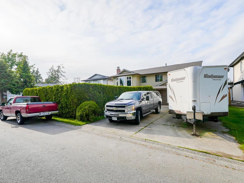 13059 63a Avenue, Surrey BC V3X 2E4