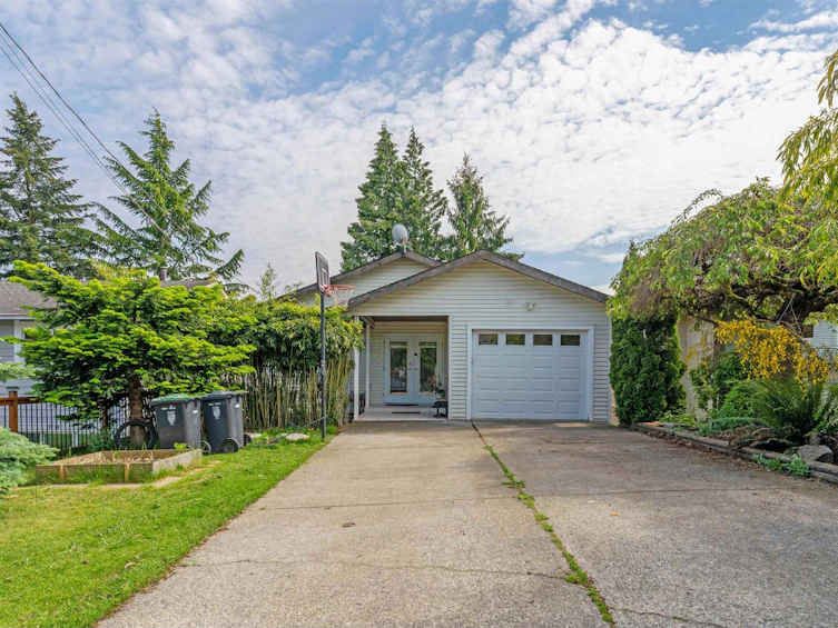 19752 68 Avenue, Langley, BC, V2Y 1H6