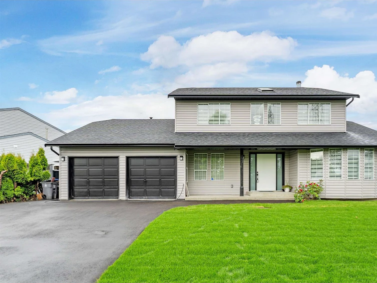 7376 123 Street, Surrey, BC, V3W 5S3