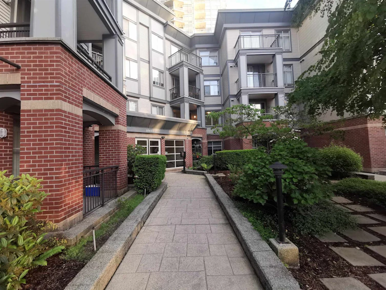 201-10455 University Drive, Surrey, BC, V3T 0A5