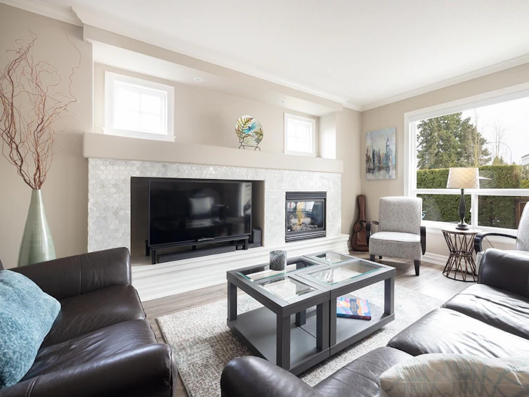 15696 24 Avenue, Surrey, BC, V4A 2J7