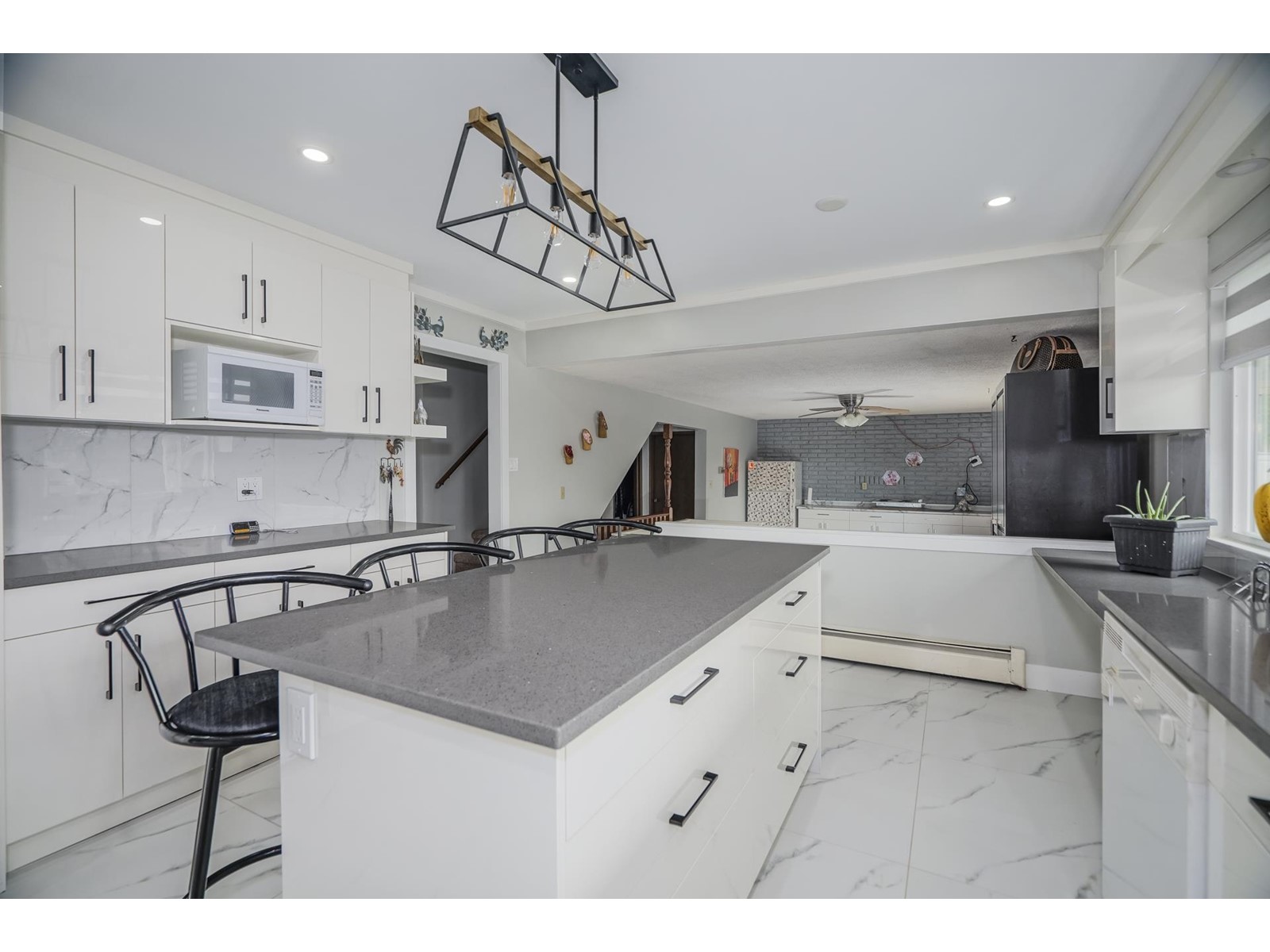2328 Bedford Place, Abbotsford, BC, V2T 4A5