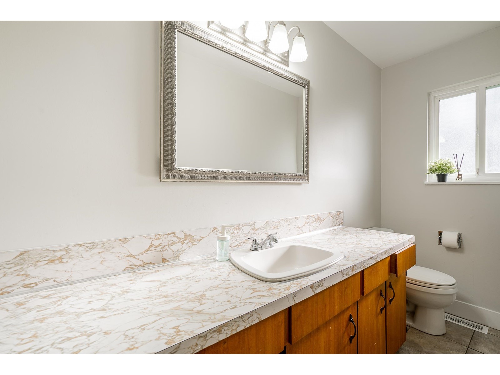 11768 73a Avenue, Delta, BC, V4C 1C8