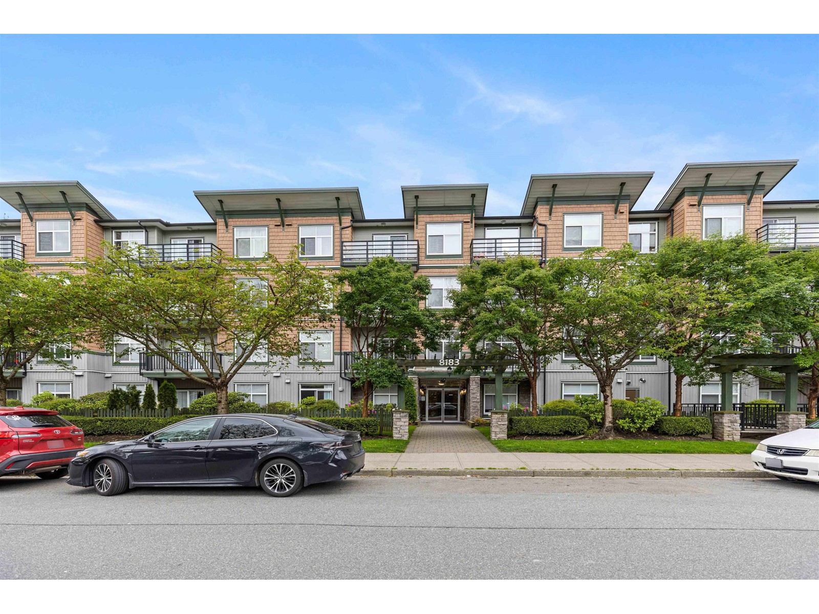 212-8183 121a Street, Surrey, BC, V3W 1S7