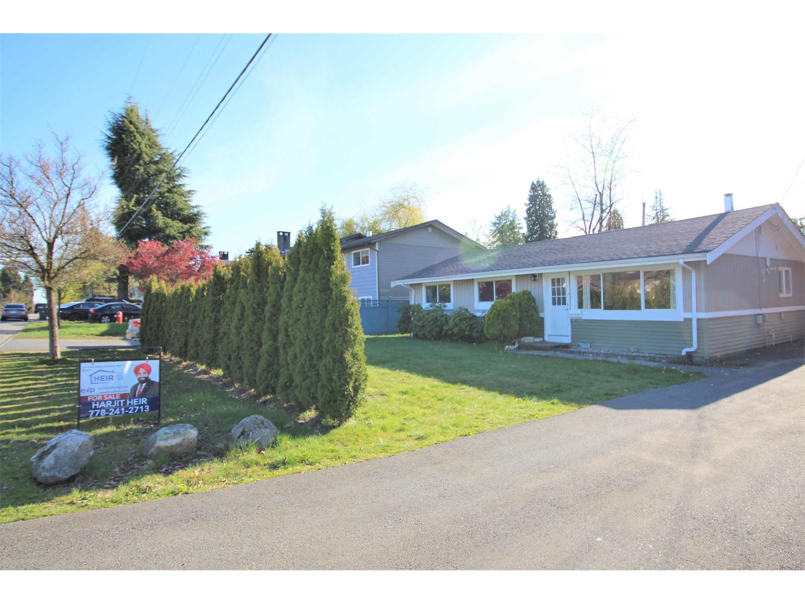 10997 152 Street, Surrey, BC, V3R 4H5