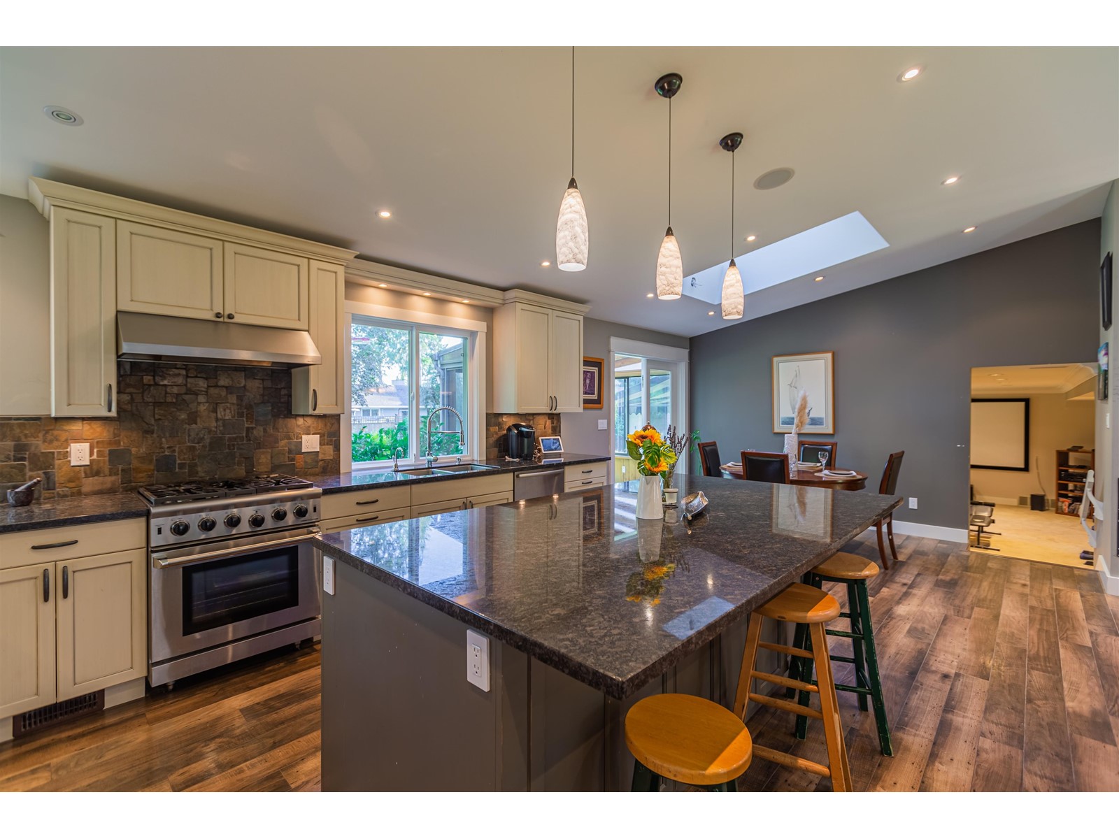 13744 57a Avenue, Surrey, BC, V3X 2V7