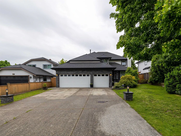 18738 56b Avenue, Surrey, BC, V3S 7N3