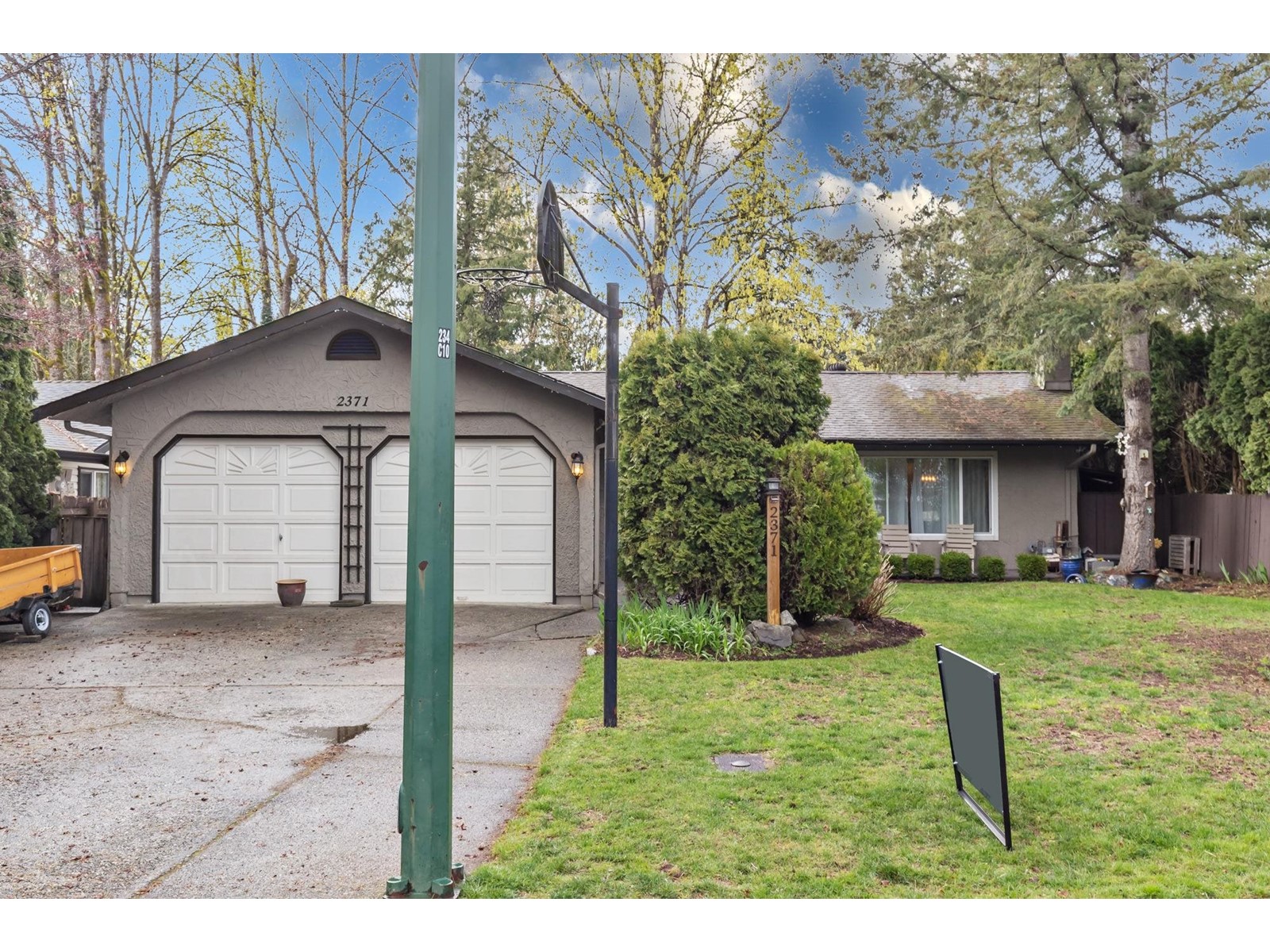 2371 Miraun Crescent, Abbotsford, BC, V2S 5L8