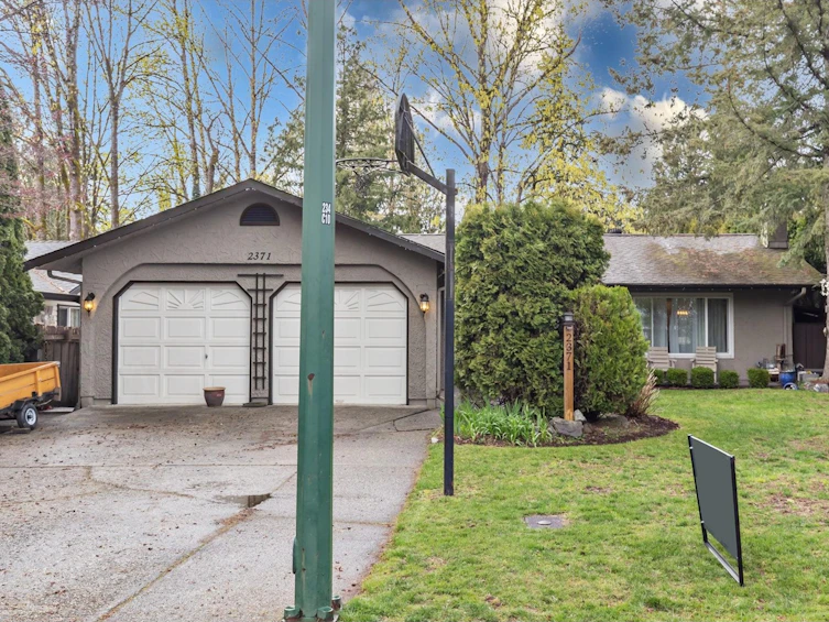 2371 Miraun Crescent, Abbotsford, BC, V2S 5L8