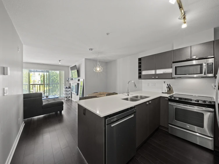 305-21009 56 Avenue, Langley, BC, V3A 0C9