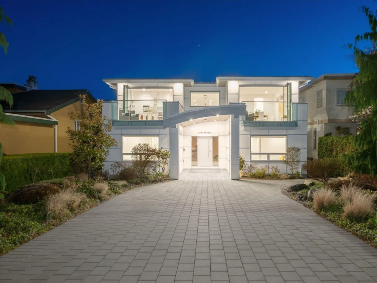 15374 Royal Avenue, Surrey, BC, V4B 1M8
