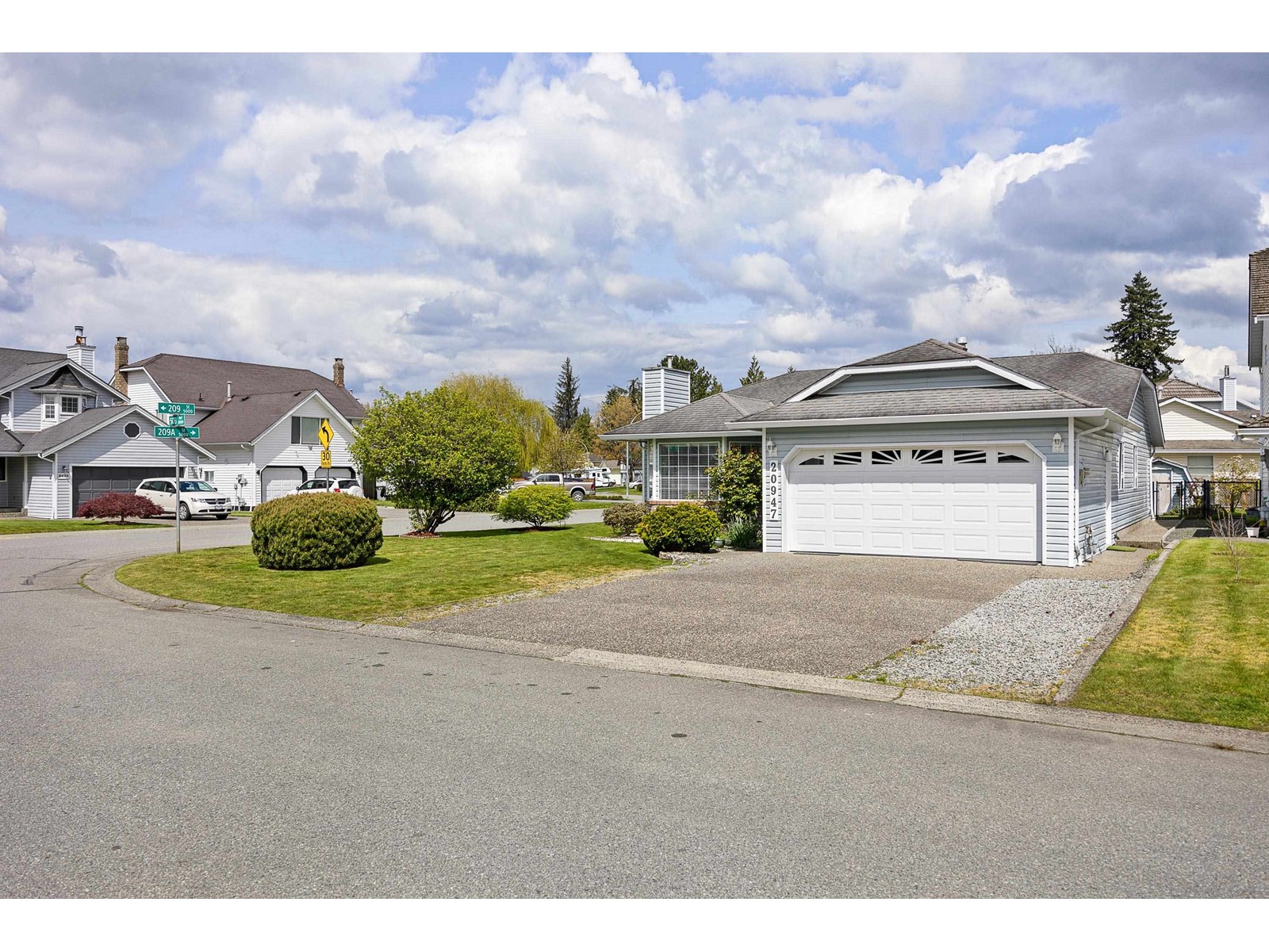 20947 50b Avenue, Langley, BC, V3A 7V4
