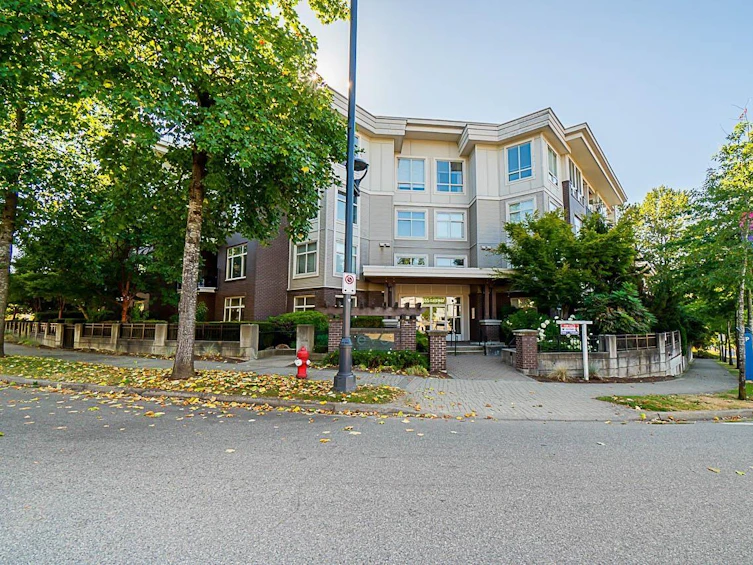 101-13555 Gateway Drive, Surrey, BC, V3T 0B5