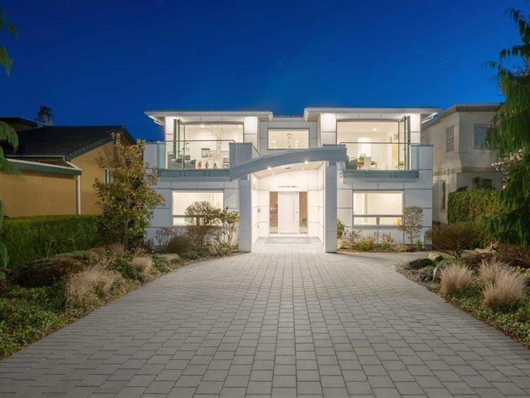 15374 Royal Avenue, Surrey, BC, V4B 1M8