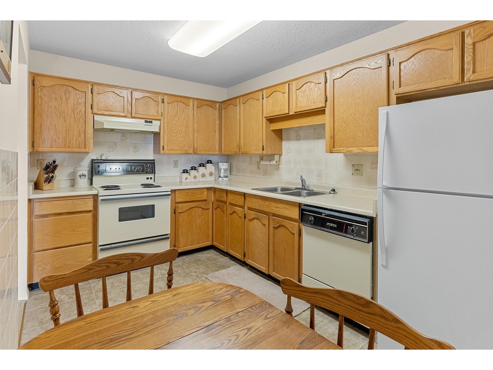 301-31850 Union Avenue, Abbotsford, BC, V2T 4V2