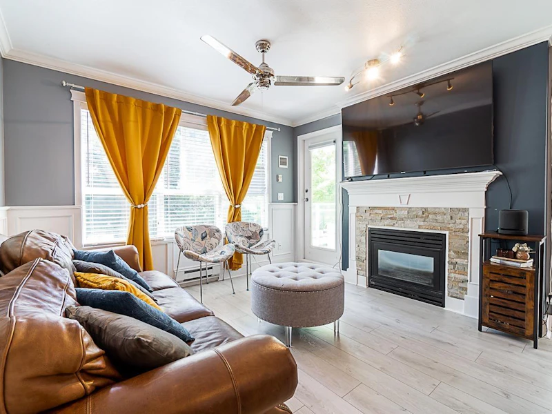209 - 10186 155th Street, Surrey BC V3R 0R6