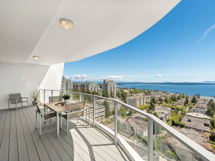 1701-1500 Martin Street, Surrey, BC, V3Z 2L5