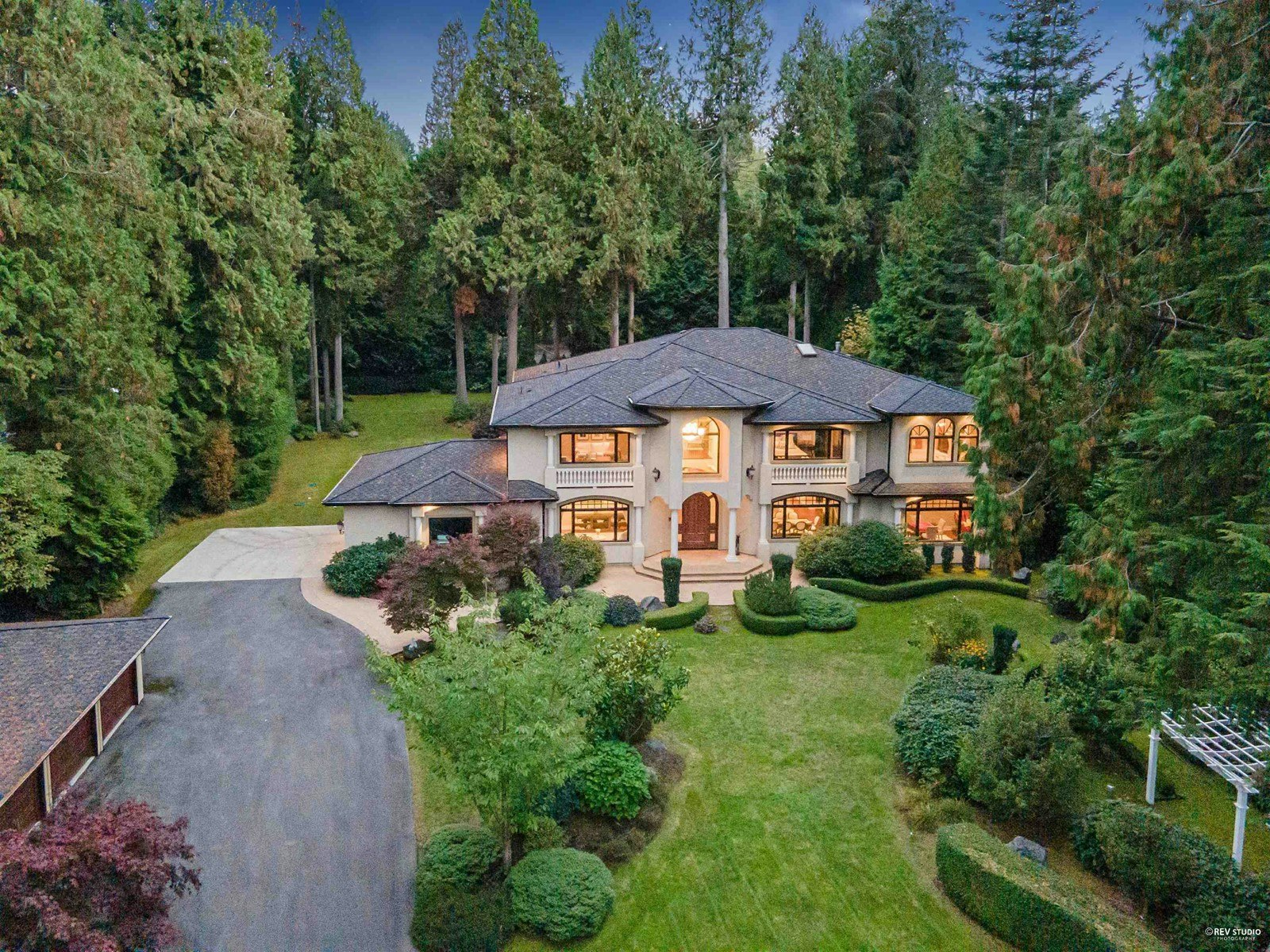 13500 Woodcrest Drive, Surrey, BC, V4P 1W6