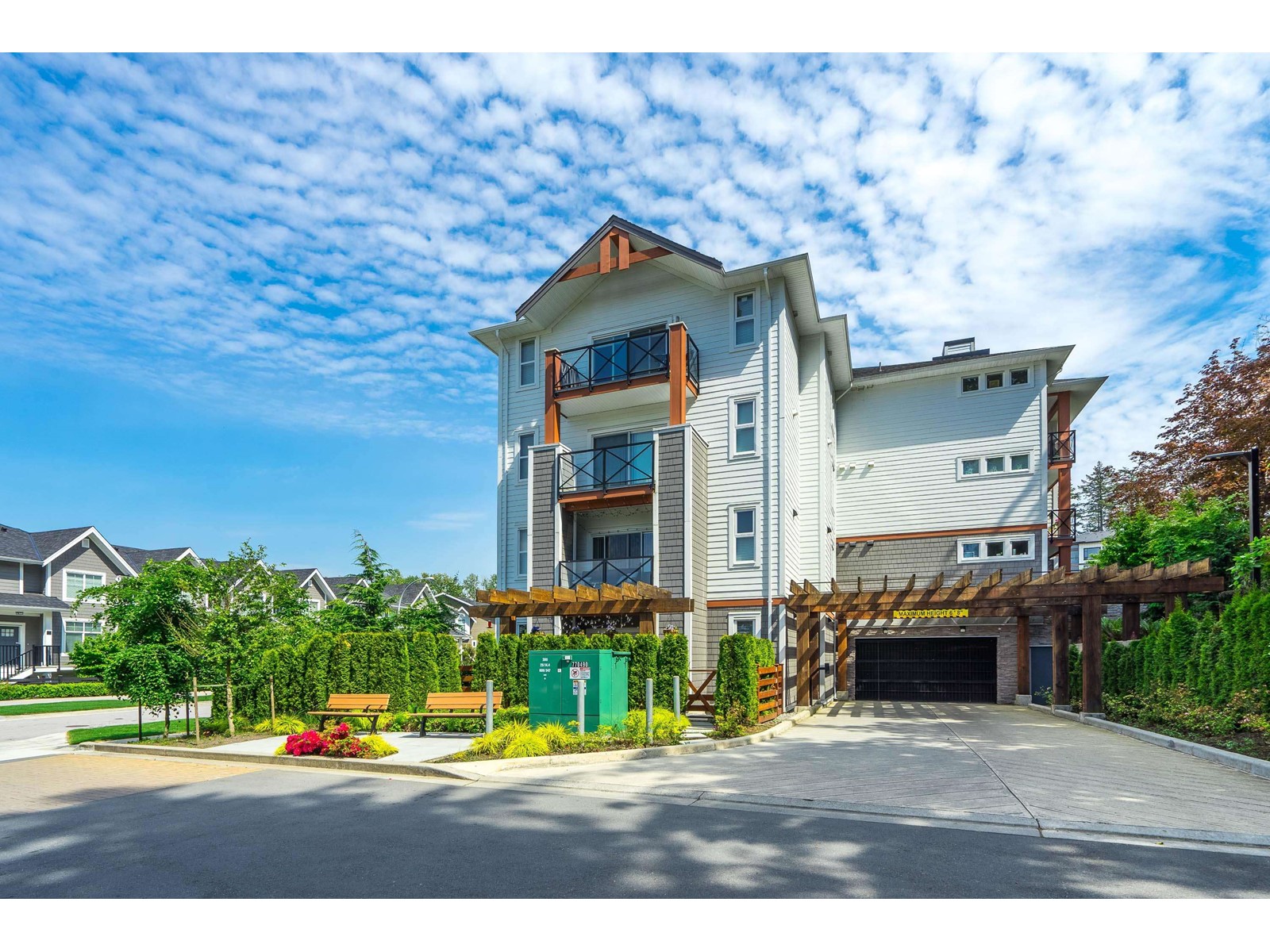 409-14550 Winter Crescent, Surrey, BC, V4P 0G4