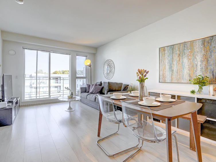 609-13963 105 Boulevard, Surrey, BC, V3T 0M9
