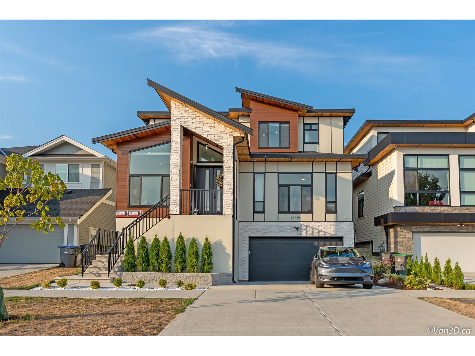 16759 18 Avenue, Surrey, BC, V3Z 9X5