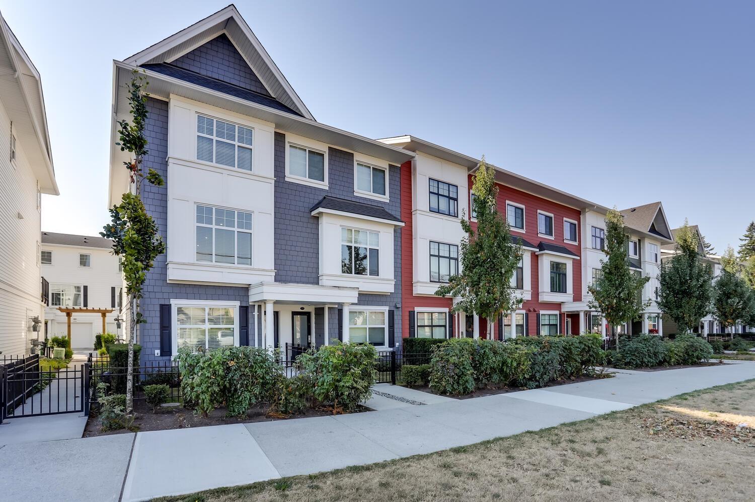 16-27735 Roundhouse Drive, Abbotsford, BC, V4X 0B9