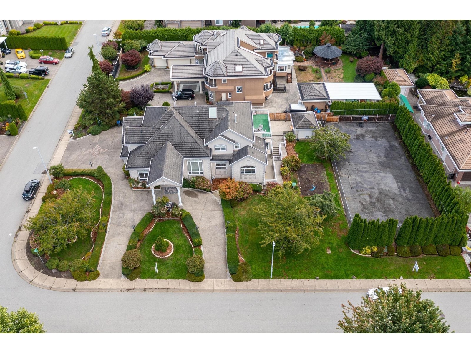 5748 123 Street, Surrey, BC, V3X 3H7