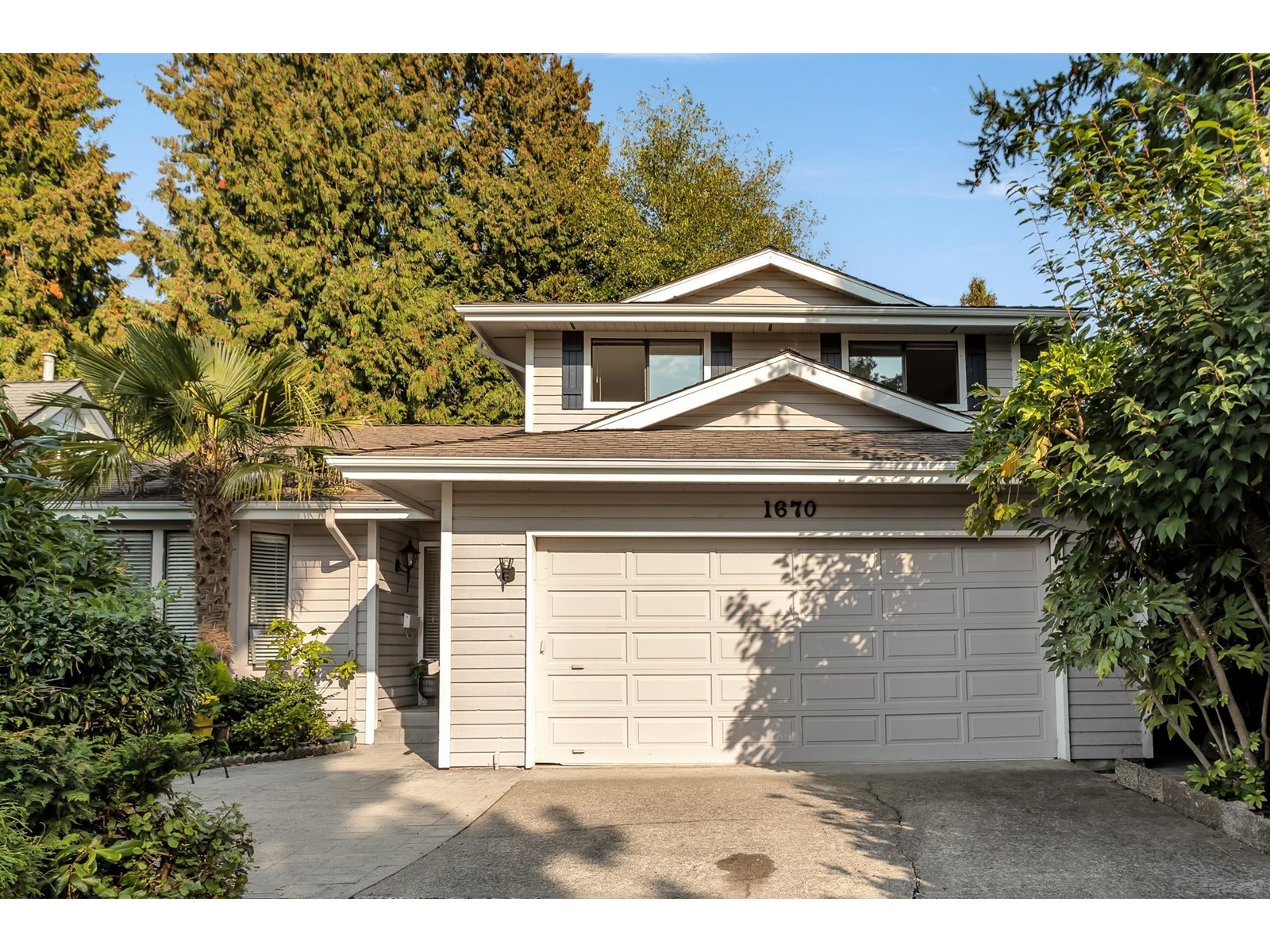 1670 141b Street, Surrey, BC, V4A 6K3