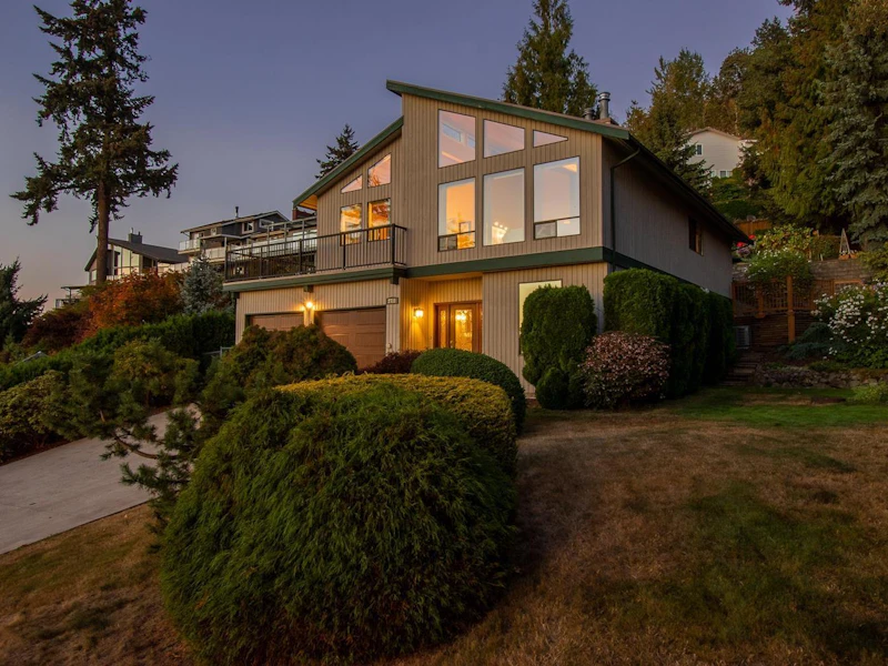 2711 St Moritz Way, Abbotsford BC V3G 1C3