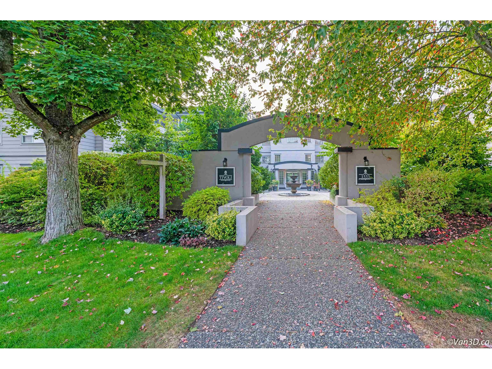 210-1533 Best Street, Surrey, BC, V4B 4E9