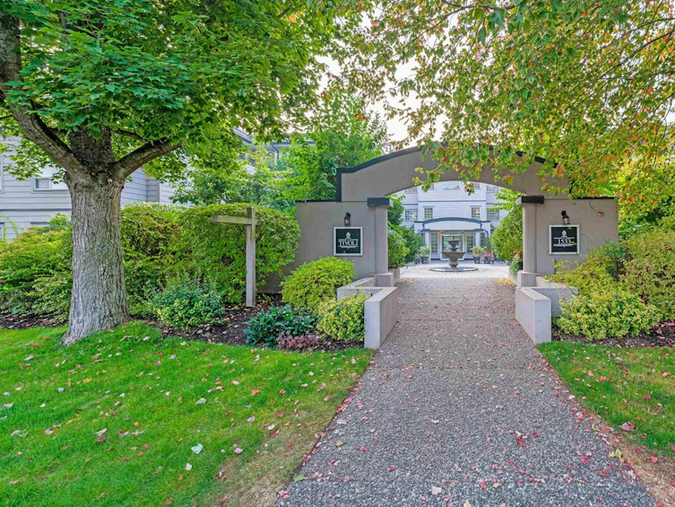 210-1533 Best Street, Surrey, BC, V4B 4E9