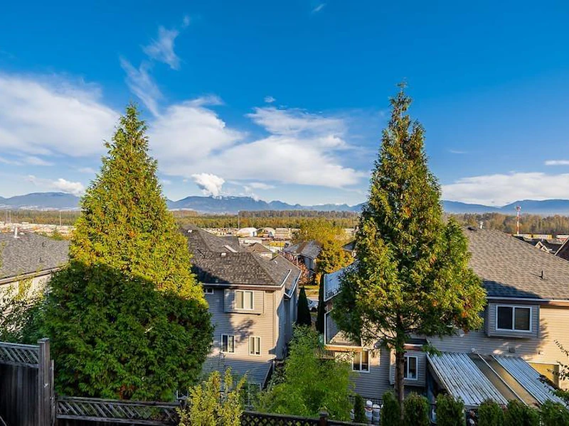 17415 103a Avenue, Surrey BC V4N 5R3