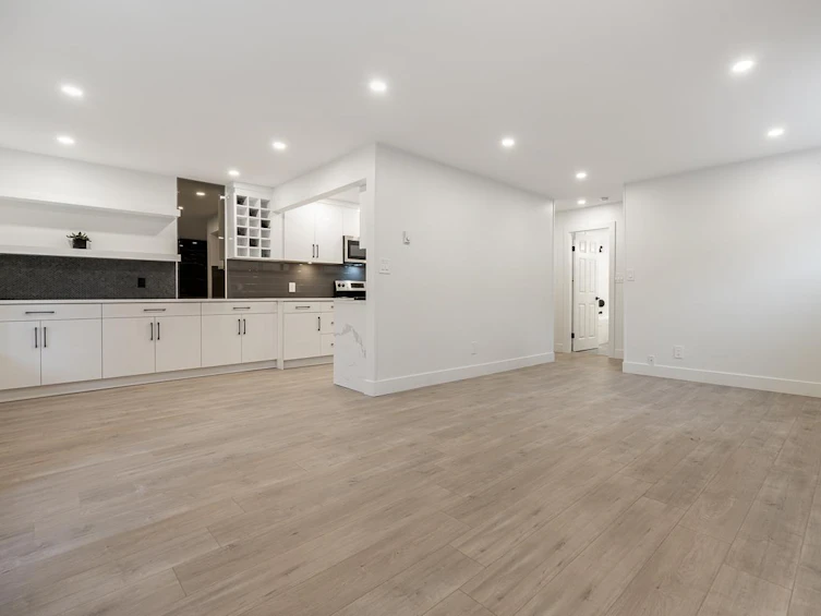102-1473 Blackwood Street, Surrey, BC, V4B 3V6