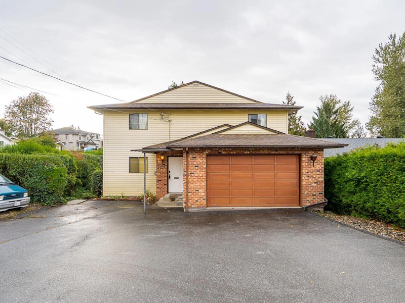 33998 Fern Street, Abbotsford BC V2S 6C3